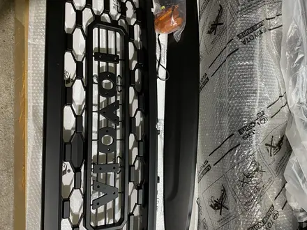 Решетка радиатора TOYOTA SEQUOIA в сбореүшін130 000 тг. в Алматы – фото 2