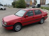 Volkswagen Vento 1993 года за 750 000 тг. в Астана – фото 2