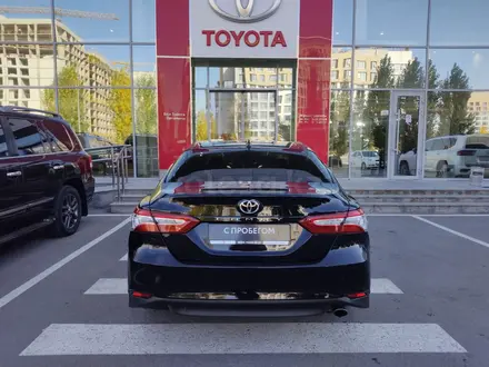 Toyota Camry 2019 года за 13 500 000 тг. в Астана – фото 4