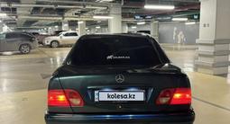Mercedes-Benz E 200 1995 года за 2 600 000 тг. в Астана – фото 5