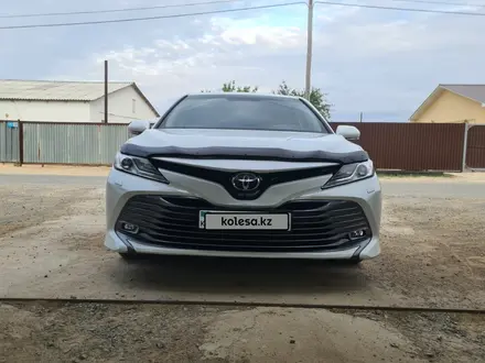 Toyota Camry 2019 года за 15 000 000 тг. в Кульсары – фото 3