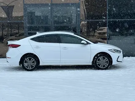 Hyundai Elantra 2018 года за 7 750 000 тг. в Уральск – фото 7