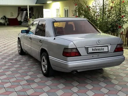 Mercedes-Benz E 220 1994 года за 2 800 000 тг. в Алматы – фото 11