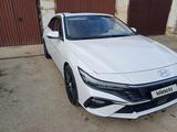 Hyundai Elantra 2024 года за 8 200 000 тг. в Атырау – фото 2