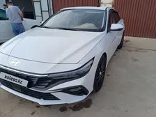 Hyundai Elantra, 2024
