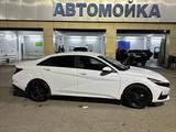 Hyundai Elantra 2023 года за 9 800 000 тг. в Алматы – фото 2