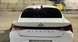 Hyundai Elantra 2023 года за 9 800 000 тг. в Алматы – фото 5