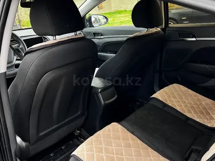 Hyundai Elantra 2018 года за 8 100 000 тг. в Павлодар – фото 2