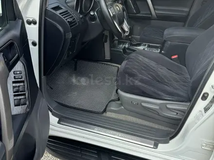 Toyota Land Cruiser Prado 2013 года за 15 500 000 тг. в Актобе – фото 11