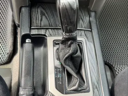 Toyota Land Cruiser Prado 2013 года за 15 500 000 тг. в Актобе – фото 17