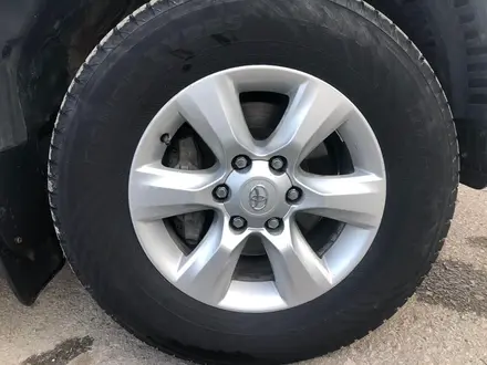 Toyota Land Cruiser Prado 2013 года за 15 500 000 тг. в Актобе – фото 20
