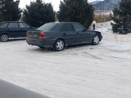 Mercedes-Benz C 220 1994 года за 2 600 000 тг. в Петропавловск – фото 26