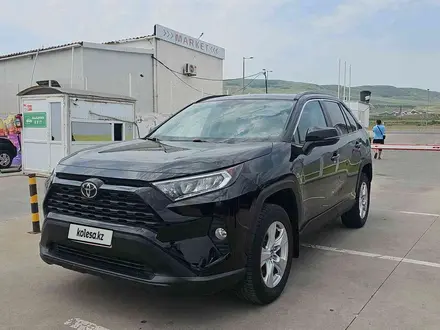 Toyota RAV4 2020 года за 10 200 000 тг. в Алматы – фото 2