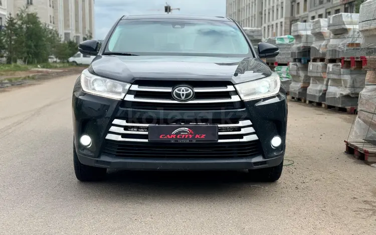 Toyota Highlander 2018 годаүшін14 600 000 тг. в Астана