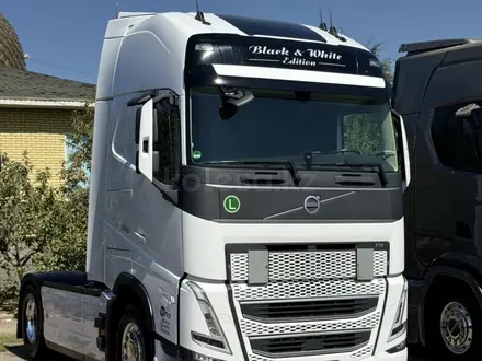 Volvo  FH 2023 года за 63 700 000 тг. в Алматы