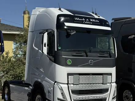 Volvo  FH 2023 года за 63 700 000 тг. в Алматы – фото 17