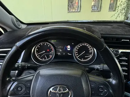 Toyota Camry 2019 года за 14 000 000 тг. в Уральск – фото 7