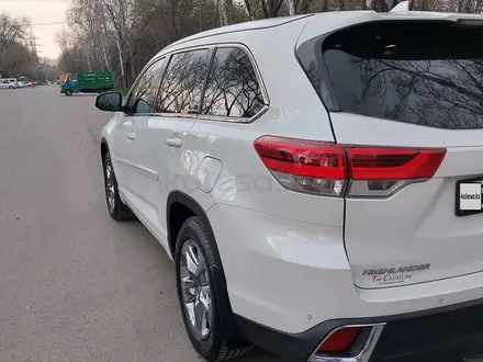 Toyota Highlander 2018 года за 19 800 000 тг. в Алматы – фото 6