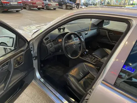 Mercedes-Benz E 320 2000 года за 5 300 000 тг. в Туркестан – фото 2
