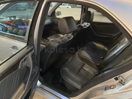 Mercedes-Benz E 320 2000 года за 5 300 000 тг. в Туркестан – фото 7