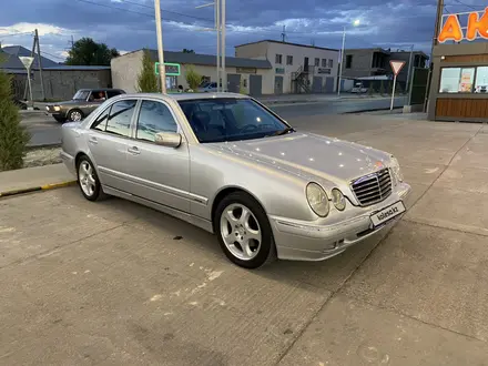 Mercedes-Benz E 320 2000 года за 5 300 000 тг. в Туркестан – фото 8
