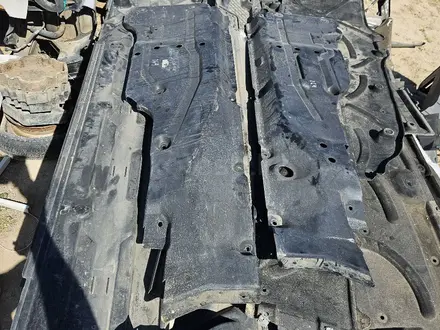 Защита дна днища на мерседес W164 за 22 000 тг. в Шымкент