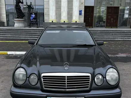 Mercedes-Benz E 230 1996 года за 2 850 000 тг. в Петропавловск – фото 3