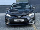 Toyota Camry 2021 года за 16 500 000 тг. в Шымкент