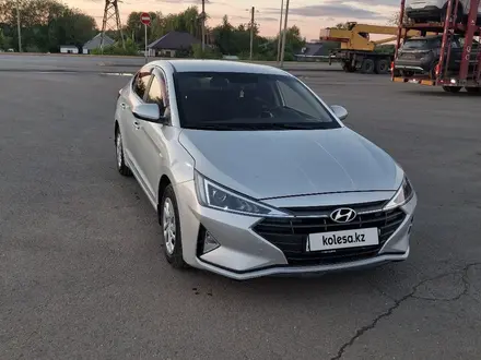 Hyundai Elantra 2019 года за 6 200 000 тг. в Уральск – фото 3