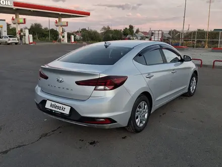 Hyundai Elantra 2019 года за 6 200 000 тг. в Уральск – фото 5