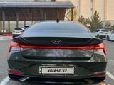 Hyundai Elantra 2022 года за 11 250 000 тг. в Алматы – фото 3