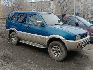 Nissan Mistral