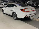 Hyundai Sonata 2022 года за 10 500 000 тг. в Атырау – фото 2