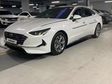 Hyundai Sonata 2022 года за 10 500 000 тг. в Атырау – фото 3