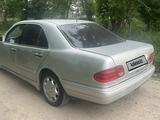 Mercedes-Benz E 240 1999 года за 1 100 000 тг. в Шымкент – фото 2