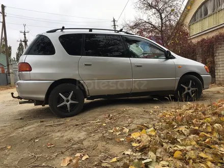 Toyota Picnic 1998 года за 3 300 000 тг. в Актобе – фото 2