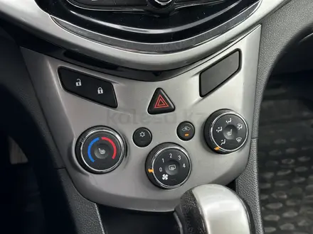 Chevrolet Aveo 2018 года за 4 550 000 тг. в Атырау – фото 21
