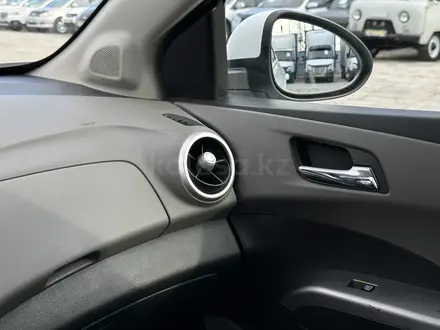 Chevrolet Aveo 2018 года за 4 550 000 тг. в Атырау – фото 24