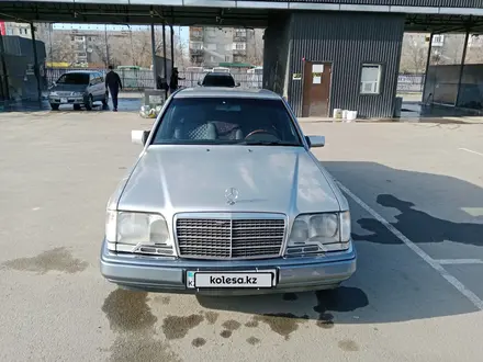 Mercedes-Benz E 280 1995 года за 3 000 000 тг. в Талдыкорган