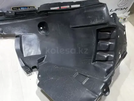 Подкрылок на nissan qashqai за 10 000 тг. в Алматы – фото 6