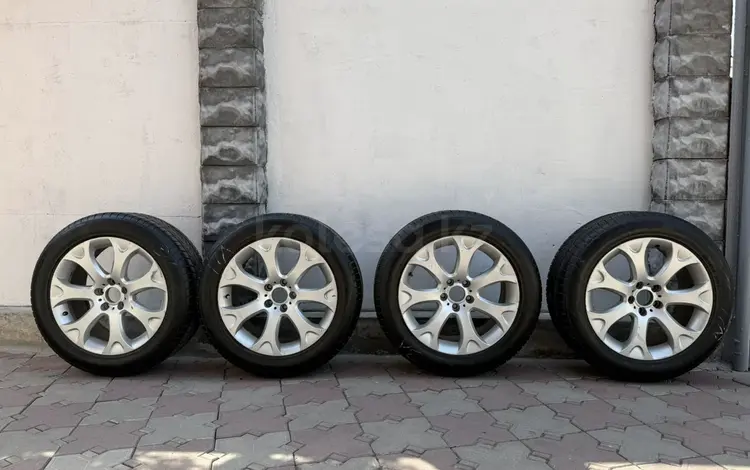 Зимнюю резину с комплектом дисков за 350 000 тг. в Алматы