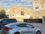 Hyundai Elantra 2017 годаүшін3 800 000 тг. в Жанаозен – фото 4