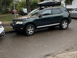 Volkswagen Touareg 2004 года за 5 500 000 тг. в Алматы – фото 3