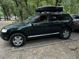 Volkswagen Touareg 2004 года за 5 500 000 тг. в Алматы – фото 2