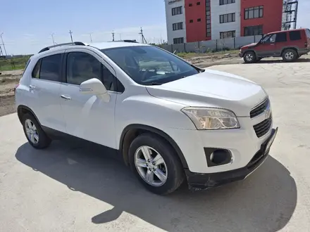 Chevrolet Tracker 2014 года за 4 000 000 тг. в Атырау – фото 2