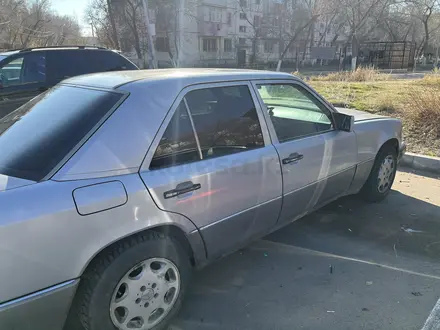 Mercedes-Benz E 230 1991 года за 2 000 000 тг. в Конаев (Капшагай) – фото 4