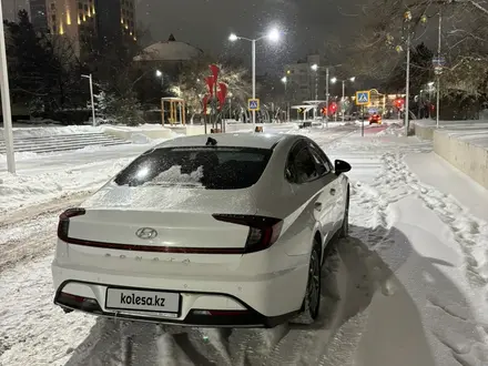 Hyundai Sonata 2022 года за 11 200 000 тг. в Астана – фото 3