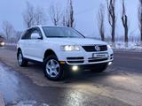 Volkswagen Touareg 2004 года за 5 800 000 тг. в Алматы – фото 4