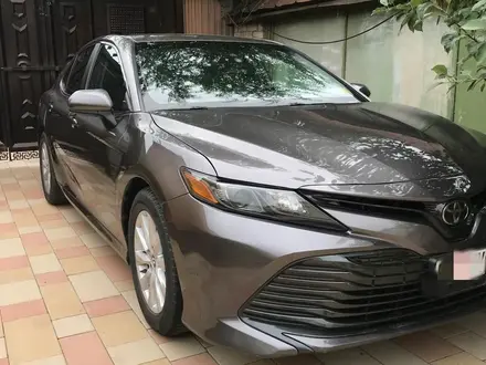 Toyota Camry 2018 года за 9 250 000 тг. в Уральск