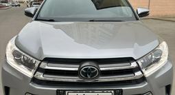 Toyota Highlander 2016 года за 12 500 000 тг. в Актау – фото 2